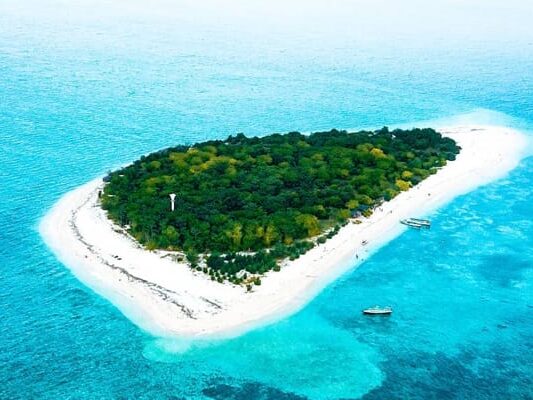 Pulau_Tabuhan_Banyuwangi_Pasir_Putih-e1699607769827
