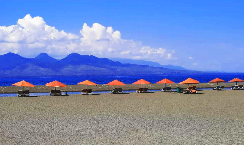 pantai-boom-banyuwangi-01